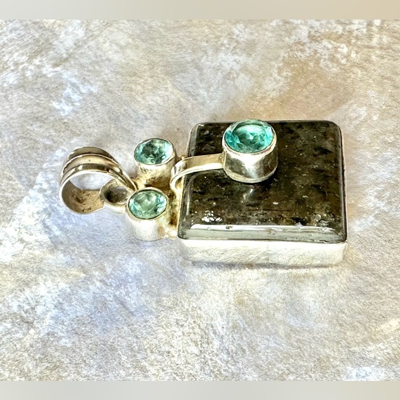 Beautiful square sterling silver pendant aqua marine stone dark speckled quartz - Picture 3 of 6